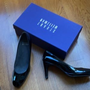 Stuart Weitzman never worn black patent leather pump size 7 AA